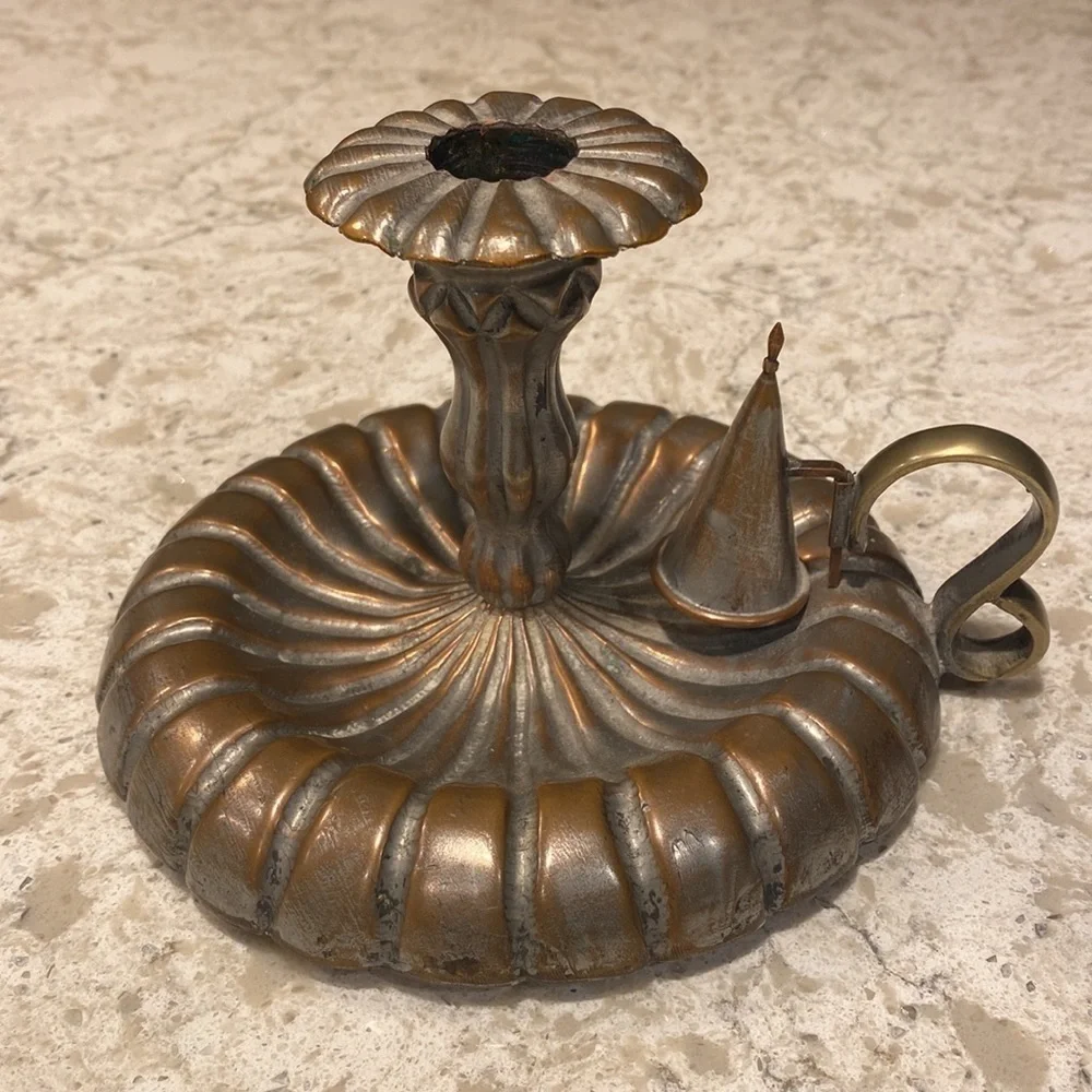VINTAGE~CANDLESTICK HOLDER~WITH SNUFFER~ROMANTIC HOME & GARDEN DECOR~COUNTRY~G21